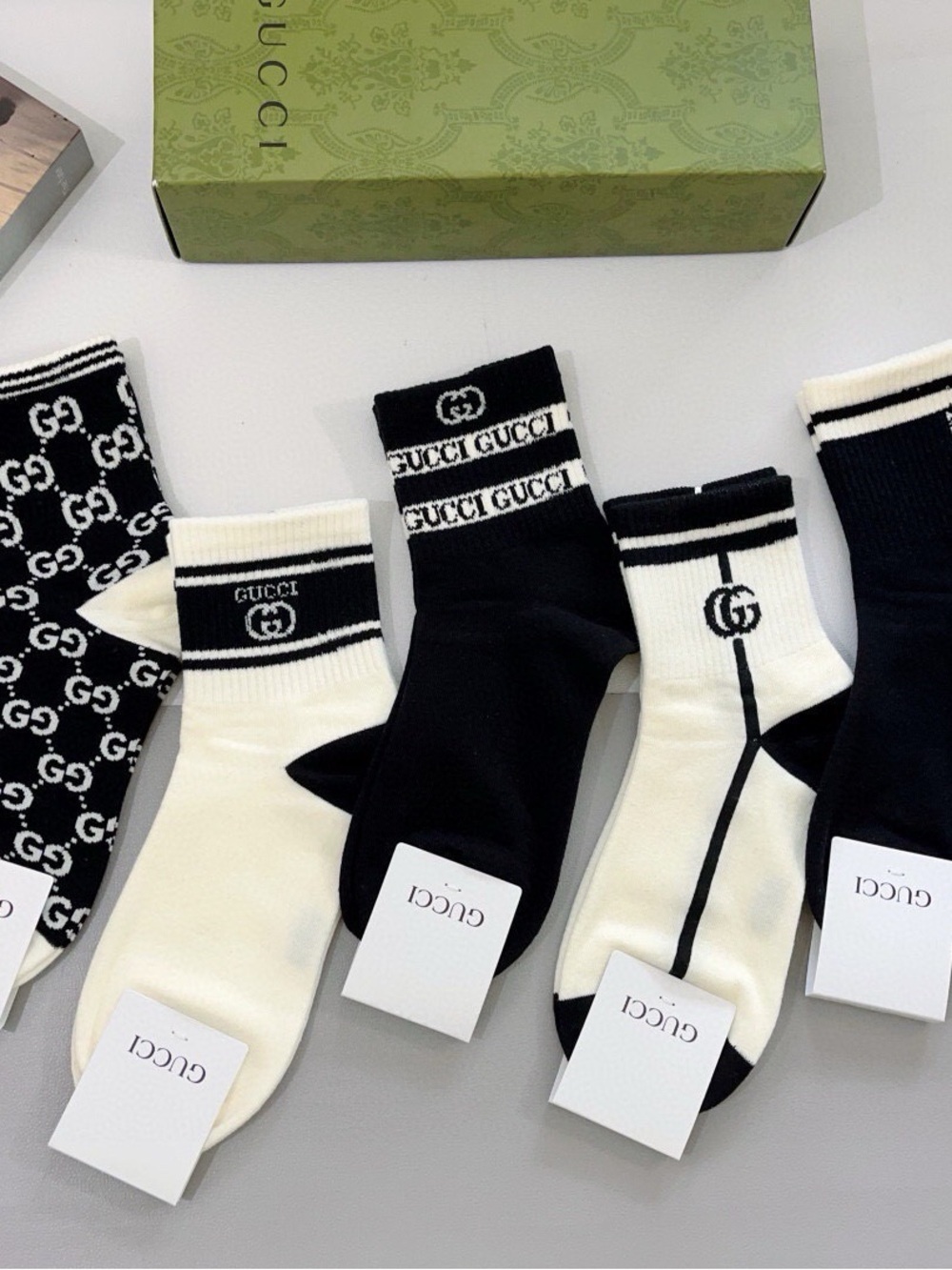 Gucci Black and White Logo Athletic Crew Socks - 4-Pack Style Mix